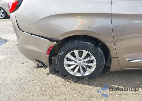 2017 Chrysler Pacifica Touring-L из США, поврежденный, VIN 2C4RC1BG9HR539359